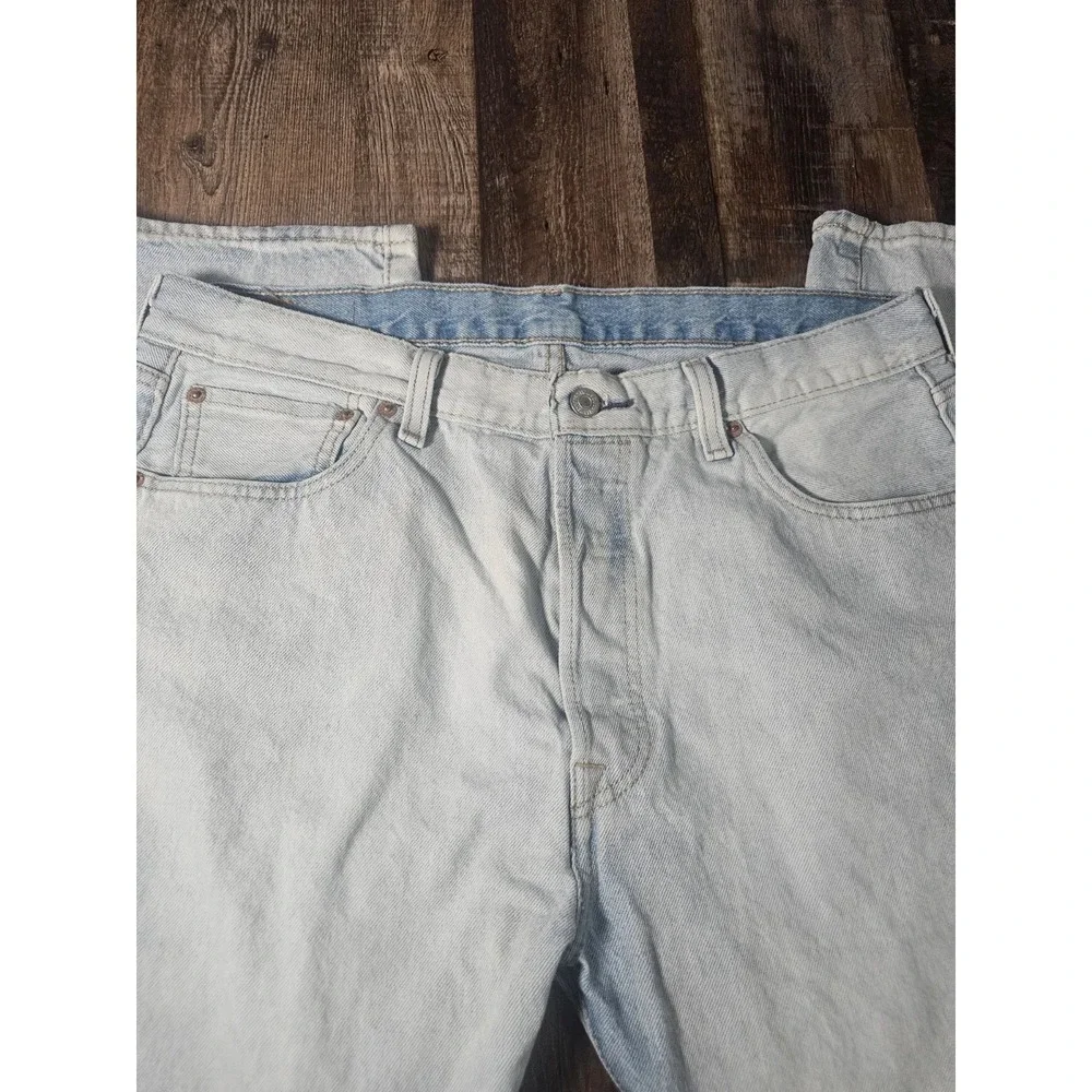 Levi Button Fly 501 Original Fit Jeans Men 36x32 Light Wash 100% Cotton READ